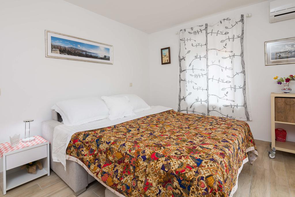Phoenix Studio Apartment Спліт Екстер'єр фото